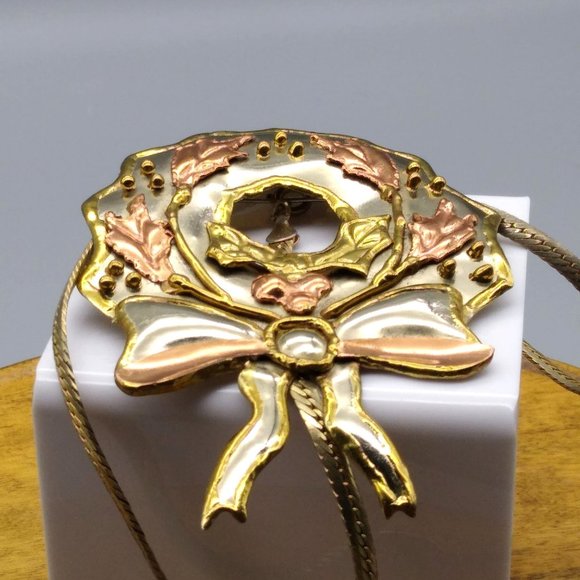 Vintage Mixed Metals Wreath Pendant Brooch, Oversized Christmas Winter Holiday - Picture 3 of 5